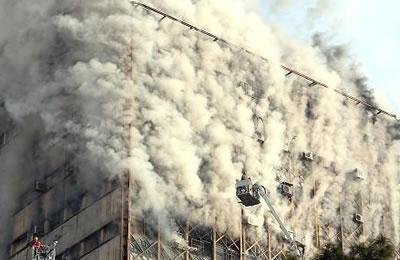 Iran: Des femmes victimes de la catastrophe du Plasco à Téhéran