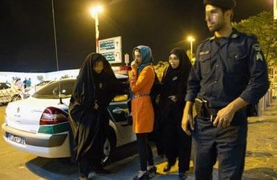 Iran: Les patrouilles du vice encore plus acharnées contre les femmes