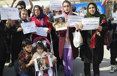 Iran: Les enseignantes manifestent avec leurs enfants