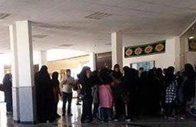 Iran: les étudiantes protestent à Chahroud