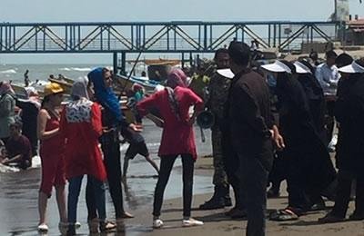 Iran: des patrouilles du vice harcèlent les femmes sur les plages