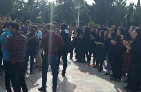 Iran : Les filles s’imposent dans les manifestations étudiantes