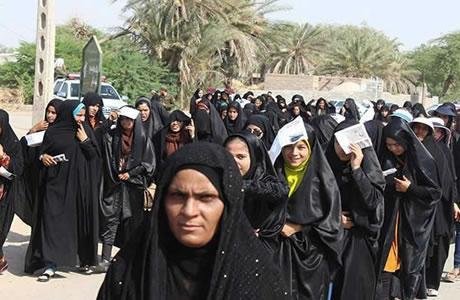 Iran : Les femmes manifestent à Roudbar et Ahwaz