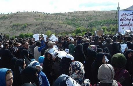 Iran : les femmes au coeur des manifestations de Kazeroun et Charmahal