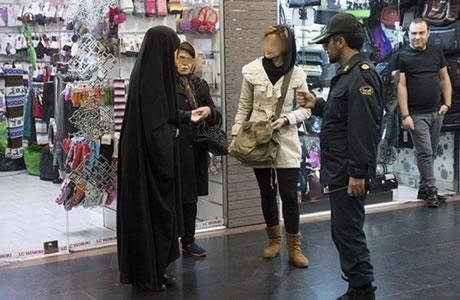 Iran : Une jeune femme tuée dans une course poursuite de la police du vice