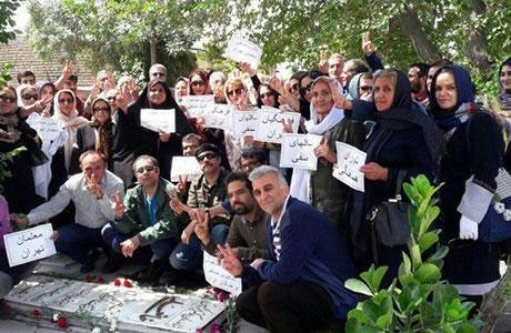 Iran : Des femmes protestant à Téhéran, Karadj et Aligoudarz