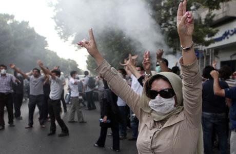 Iran : Six mois de prison pour deux femmes arrêtées dans le soulèvement