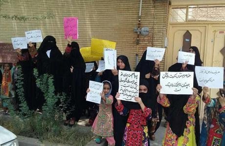 Les femmes participent à des manifestations