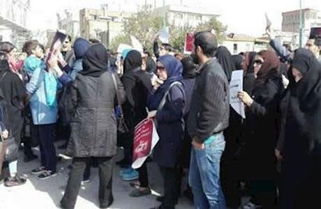 Les femmes manifestent dans trois villes d’Iran