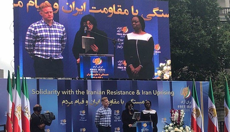 Les manifestantes iraniennes à Londres pour un changement de régime