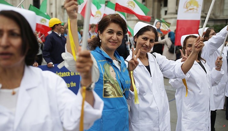 Les manifestantes iraniennes à Londres pour un changement de régime