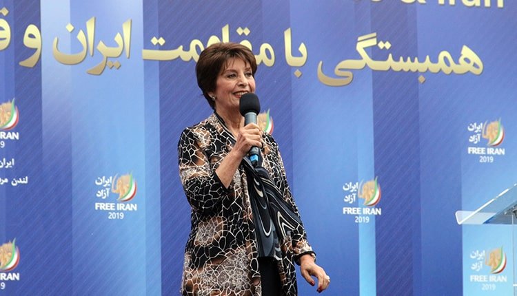 Les manifestantes iraniennes à Londres pour un changement de régime