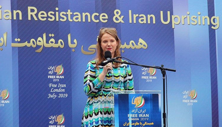 Les manifestantes iraniennes à Londres pour un changement de régime