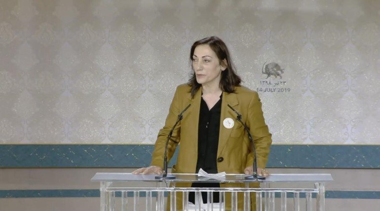 Zinat Mirhashemi