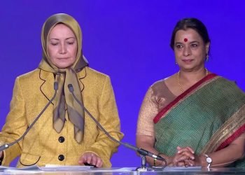 Sarvnaz Chitsaz, présidente du Comité des femmes du CNRI