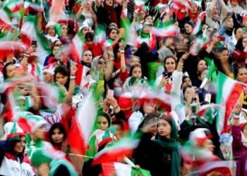Women-attend-Azadi-Stadium