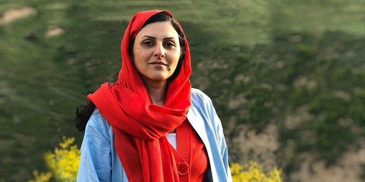 Golrokh Iraee détenue à Qarchak après une journée en prison à Téhéran
