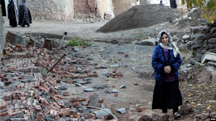 Au moins cinq personnes, dont quatre femmes et filles, ont été tuées après le tremblement de terre de magnitude 5,9 qui a frappé cette région de l'Iran le 8 novembre 2019