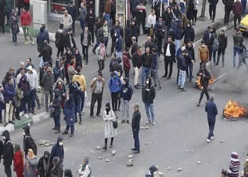 Trois femmes tuées en 3 jours de soulèvement dans 107 villes iraniennes