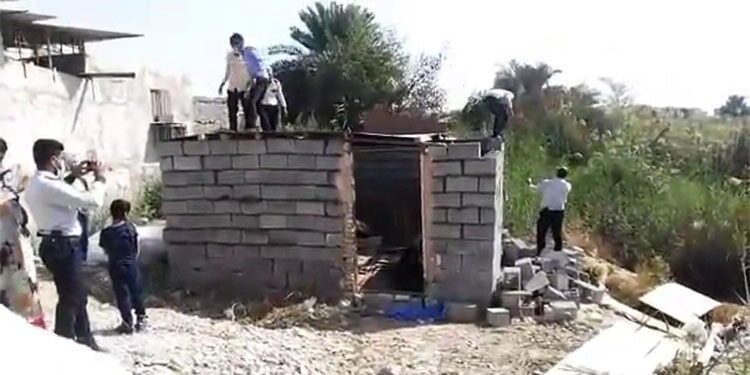 Une femme de Bandar Abbas s’immole par le feu après la destruction de sa maison