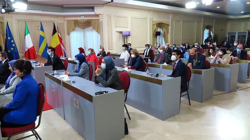 Des souvenirs d’enfance en prison en Iran