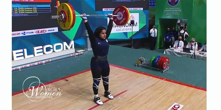 Les athlètes féminines iraniennes Yekta Jamali et Parissa Jahanfekrian quittent l'Iran