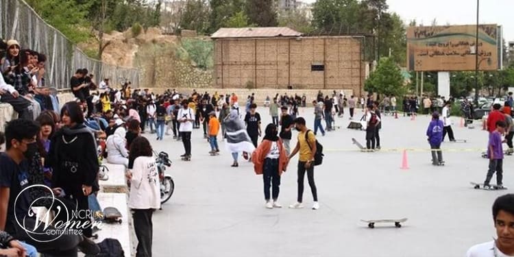 Les filles ne portaient pas le hijab obligatoire. Peu après leur repérage