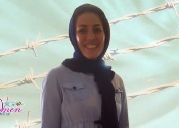 La prisonnière politique bannie, Maryam Akbari-Monfared, a été attaquée par un fonctionnaire pendant l'heure des visites