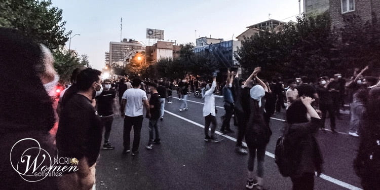 Une femme membre des Unités de Résistance raconte son combat quotidien pour la liberté