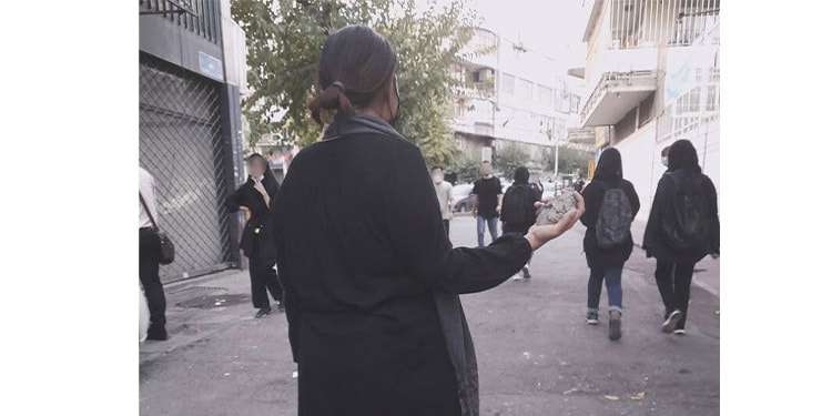 Une femme membre