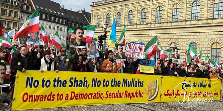 Mort à l'oppresseur, non au chah, non aux mollahs