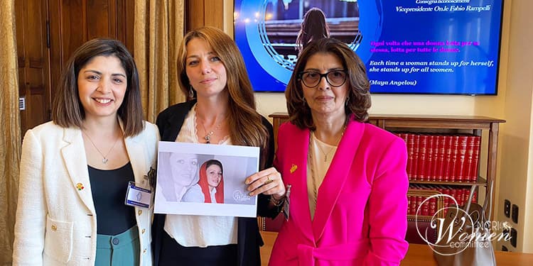 Courage award to Shahrzad Sholeh 2-min