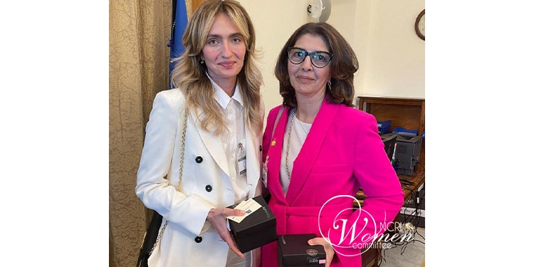 Courage award to Shahrzad Sholeh 5-min