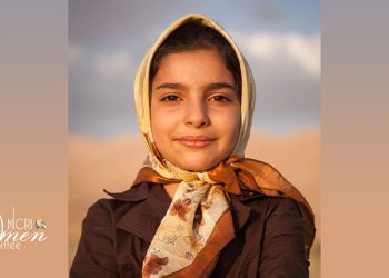privés d'éducation Jeunes filles iraniennes, petits bourgeons sous la grêle