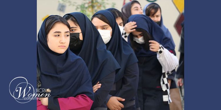 Défis éducatifs pour les filles iraniennes : 30 % d'entre elles abandonnent l'école secondaire