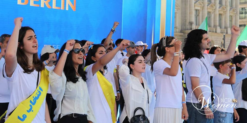 Les avant-gardes de la liberté : comment les femmes et les jeunes iraniens mènent la charge pour le changement