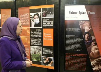 La devise des femmes émergentes d'Iran est « Femmes Résistance Liberté »