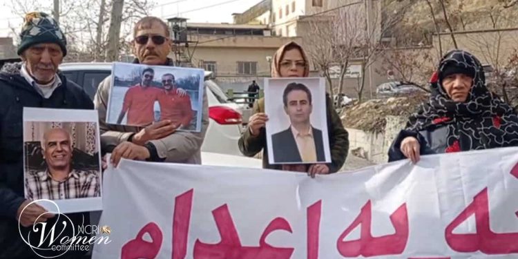 3e semaine consécutive de protestation des familles de condamnés à mort devant la prison d'Evin