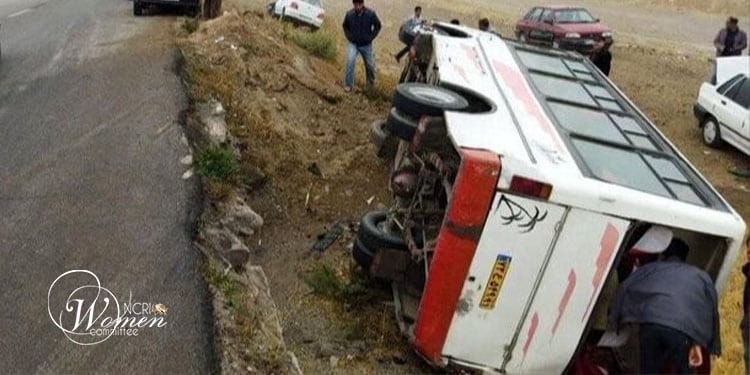 Tragique accident à Naqadeh : un minibus transportant des écolières se renverse