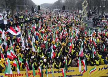 Marche et rassemblement des Iraniens à Berlin pour la démocratie et contre toutes les formes de dictature