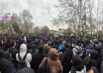 Les manifestations étudiantes en Iran entrent dans leur quatrième jour, signalant une escalade