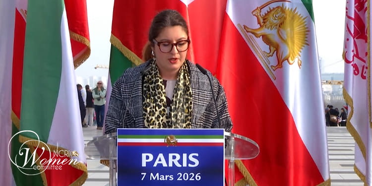 Les Iraniens manifestent à Paris en soutien au gouvernement provisoire du CNRI et au plan en dix points de Maryam Radjavi