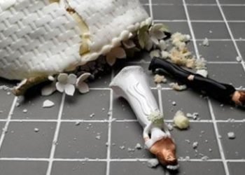 Over 10,000 divorces in Mashhad