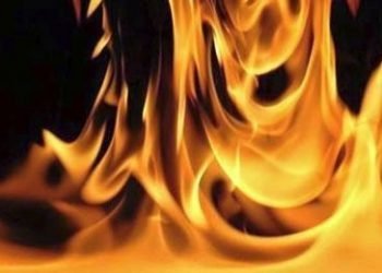 Woman sets herself on fire in Boroujerd