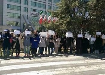Women held picket outside Health Ministry