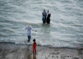 SSF cracks down on women in Boushehr’s beach