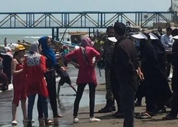 Security patrols crack down on women on the beach