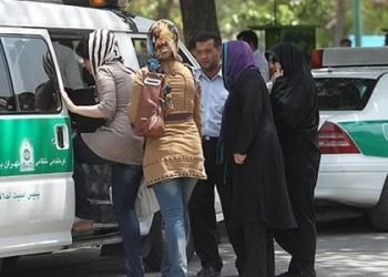 Qazvin's prosecutor threatens women over mandatory veil