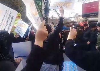 Large gathering of plundered women and men in Tehran