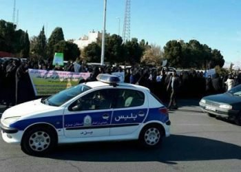 Women teachers in Yazd protest 10 months of not being paid